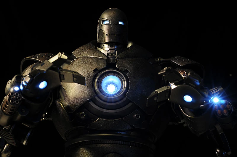 Temr odam uzbek tilida. Обои на рабочий стол железный человек. Железный человек узбек тилида. Дон чидл iron man. Касоскорлар узбек 3.