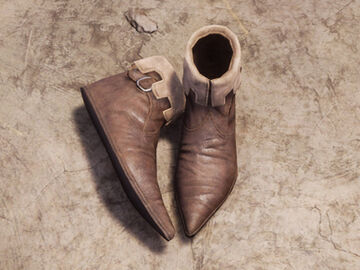 Medieval shoes wiki store