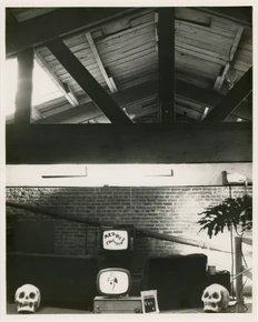 ' , 1976