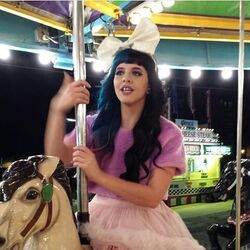 Carousel (Música), Wiki Melanie Martinez Brasil