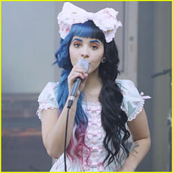 Carousel (Música), Wiki Melanie Martinez Brasil