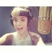 Melanie en el estudio durante la grabación final de 2013.