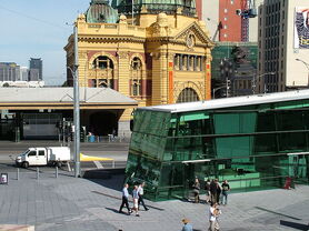 800px-Flinderstreetstation