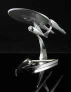 QMx Metalworks alternate reality USS Enterprise desktop replica.jpg (52 KB) Metalworks Kelvin-timeline USS Enterprise retailer exclusive