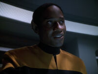 Tuvok als een hologram in The Voyager Encounter (VOY: "Living Witness")