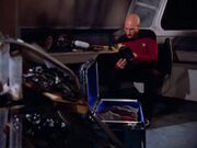 Picard in seinem Quartier an Bord der Stargazer