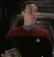 Human DS9 lieutenant commander, 2372.jpg (16 KB) Deep Space 9 officer, 2372