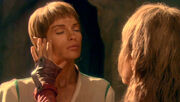 T'Pau cures T'Pol