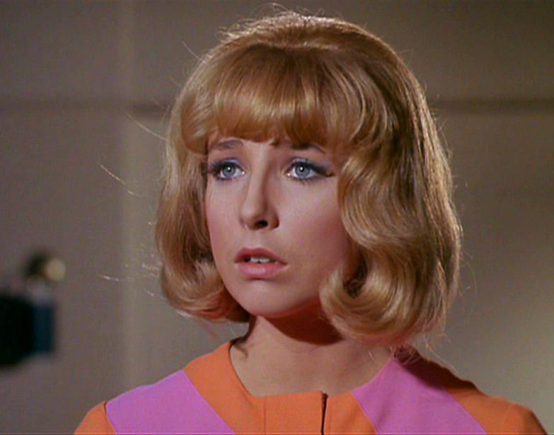 Airplane lee terri actress Teri Garr