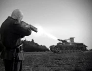 Na'kuhl soldier aiming plasma rifle at German Panzer IV.jpg (38 kio) Panzerkampfwagen IV dans une chronologie alternative en 1944 (ENT: "Storm Front, Part I")