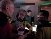 Picard La Forge und Worf singen