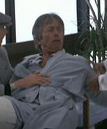 Un patient de l'hôpital de la Pitié ("Star Trek IV: The Voyage Home")