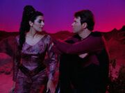 Riker und Troi unterhalten sich auf dem Holodeck