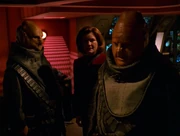 Nar und Zet haben Captain Janeway als Geisel genommen