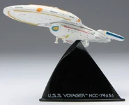 JL S4 USS Voyager (landing gear).jpg (155 KB) USS Voyager with landing gear