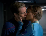 T'Pol kisses Trip