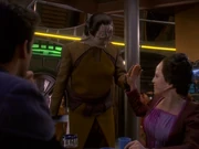 Garak berichtet von der bedeutungslosen Botschaft