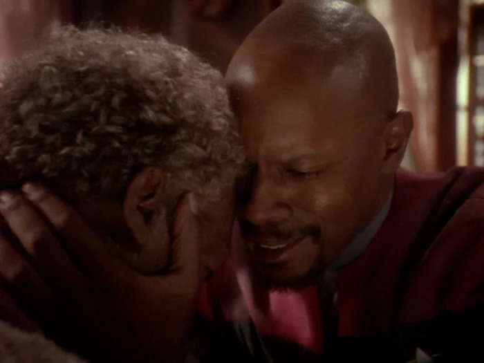 Der alte Jake Sisko stirbt in den Armen seines jung gebliebenen Vaters