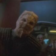 DS9: "Time's Orphan" (sin créditos)