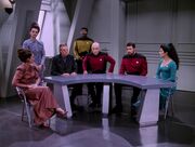 Riker bei seiner Verhandlung, da er unter Mordverdacht steht