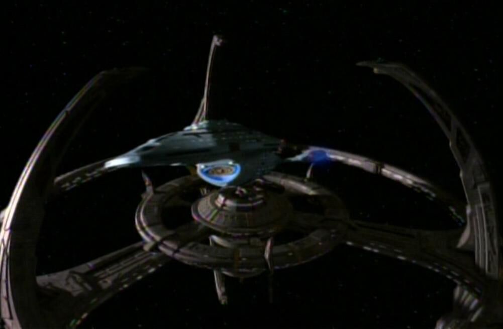 USS Voyager departing Deep Space 9.jpg