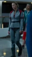 Uniform mit offenem Kragen