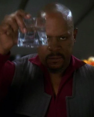 In The Pale Moonlight Episode Memory Alpha Fandom Paroles et vidéo pour moonlight par ariana grande. in the pale moonlight episode