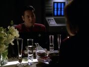 Chakotay und Janeway essen zu Abend (2375)