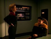 Janeway verlangt eine Erklärung von Kim