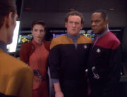 Eddington speaks with Kira, O'Brien and Sisko