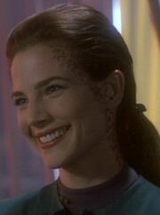 Jadzia lächelt 2369.jpg