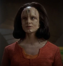 Rekelen, a Cardassian female