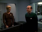 Seven of Nine repariert die Matrix des Doktors