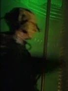 Borg-Drohne wird von Erster getötet 2.jpg (46 KB) ...und als Borg-Drohne