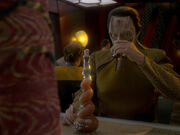 Garak probiert Root Beer