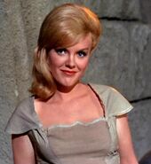 M-113 creature as Nancy to Darnell.jpg (66 KB) …then as a girl from Wrigley's pleasure planet