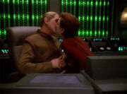 Kira kisses Odo goodbye b4 mission