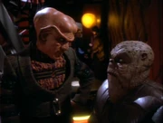 Quark will sich Morns Sorgen anhören.