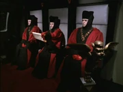 Richterin Q und ihre Kollegen