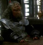 General Chu'vok DS9: "Tacking Into the Wind" (no acreditado)
