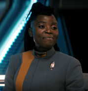 Lt. Joann Owosekun in einer funktionsgoldenen Uniform