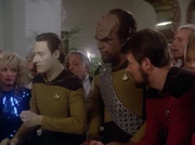 Riker hält sich an die Handlung von Hotel Royale