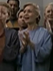 Eine Qomar an Bord der USS Voyager.