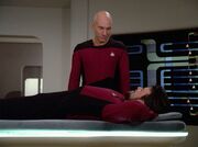 Picard visiting Riker in sickbay