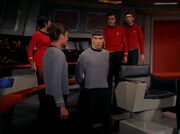 McCoy stellt Spock unter Arrest