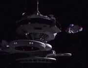 USS Defiant bei Sternenbasis 375