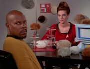 Sisko and Dax play checkers