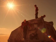 Die Nenebek stürzt auf dem Planeten ab und die Crew kann sich aus dem Wrack befreien…