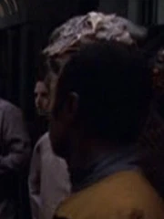 Besucher der USS Voyager vom markonianischen Außenposten 6