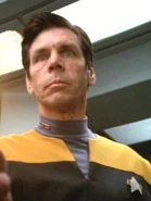 …als Crewman-Carlson-Hologramm…